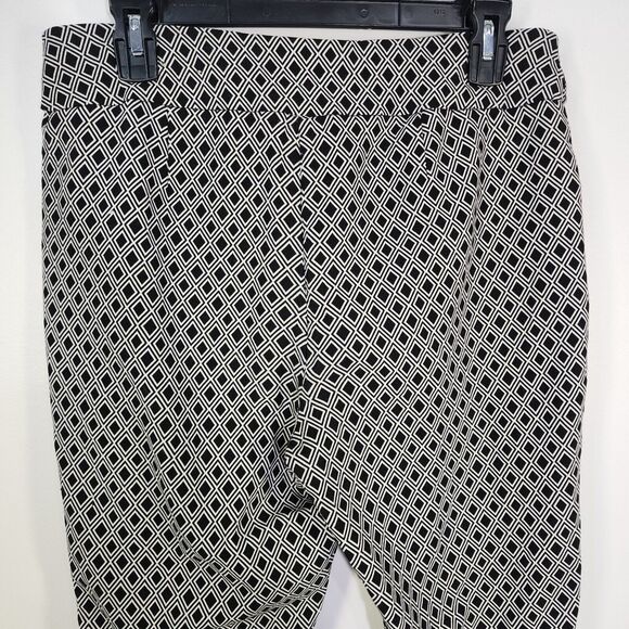 Chicos Fabulously Slimming Ankle Pants Women Size 1 US 8 Pull On Geometric Black - Picture 5 of 12